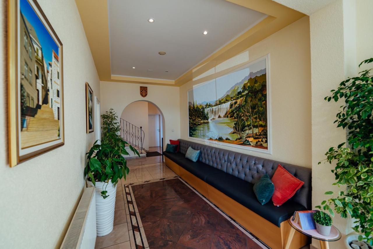 Guesthouse Villa Diana Makarska Bagian luar foto